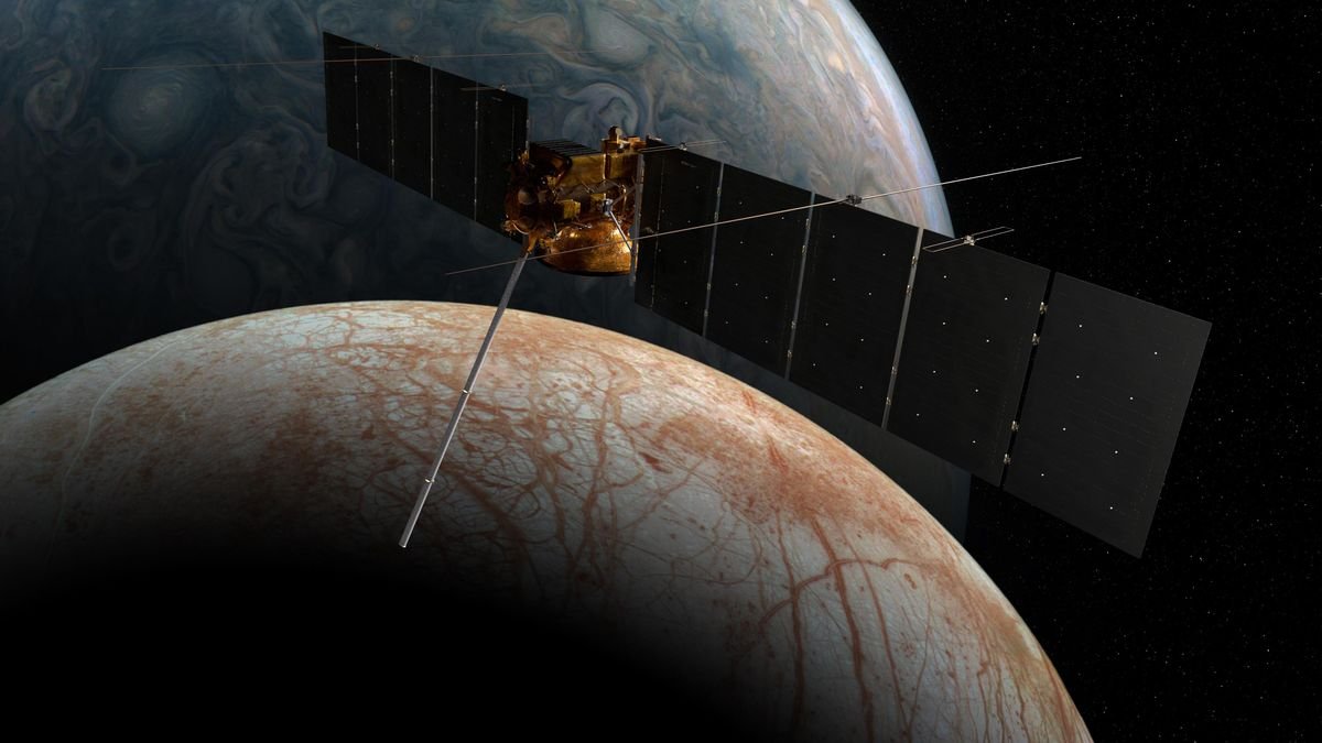 NASA’s Europa Clipper probe to icy Jupiter moon takes big step toward its Oct. 10 launch