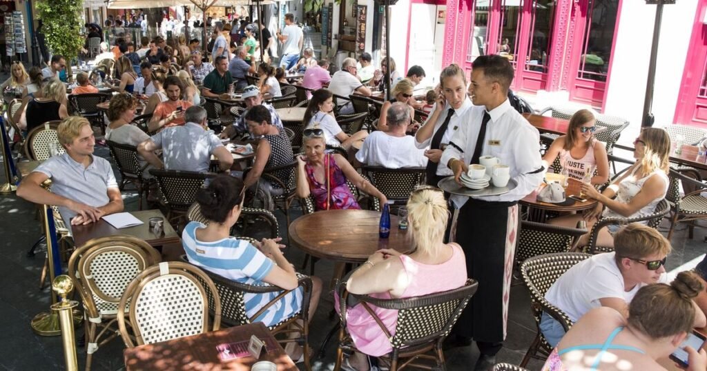 Panic in Majorca as restaurants are told to slash their prices | World | News