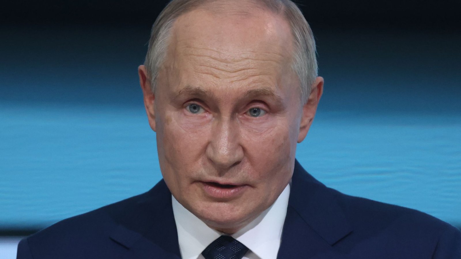 Putin vows WW3 if Ukraine allowed to use British missiles to fire into Russia - but PM insists tyrant 'started it'