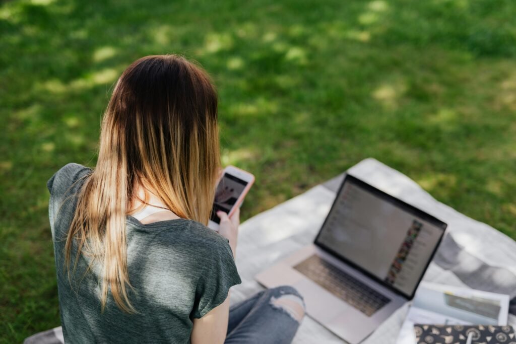 Screen time and social media use linked to eating disorder symptoms in young adolescents