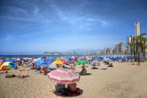 Strict Benidorm beach rule could land Brit tourists with a massive fine