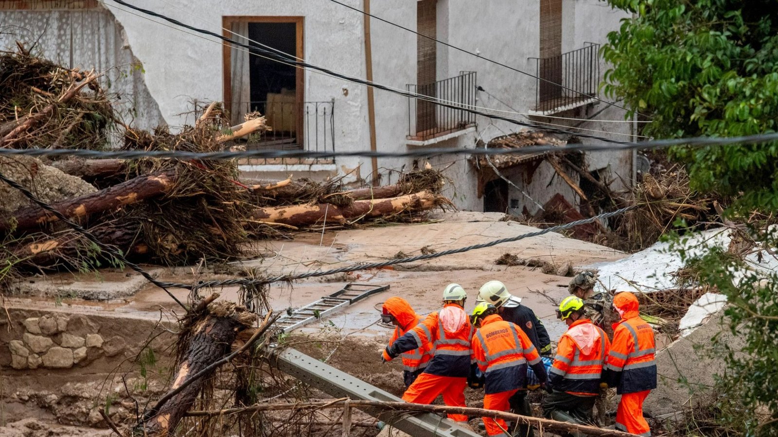 At least 51 killed in catastrophic flash floods in Spain as vids show roads become rapids & rescuers hunt for missing