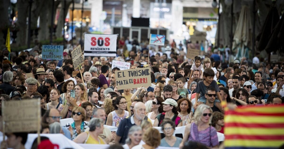 Balearic Islands panic as British tourist numbers fall | World | News