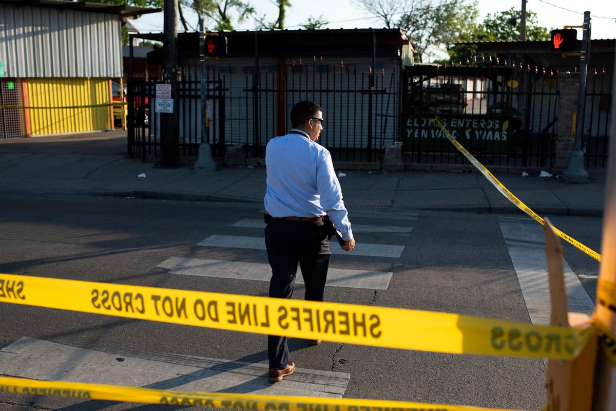 Four dead as helicopter crashes into central Houston after striking radio tower