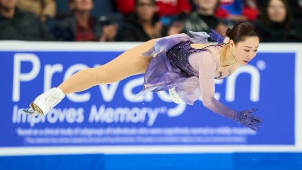 Higuchi wins women's gold, Miura and Kihara capture pairs in big night for Japan at Skate America