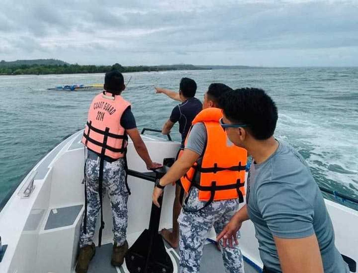 PCG men rescue 2 people off Basilan province