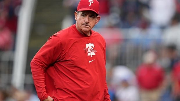 Phillies extend Canadian manager Rob Thomson’s contract through 2026