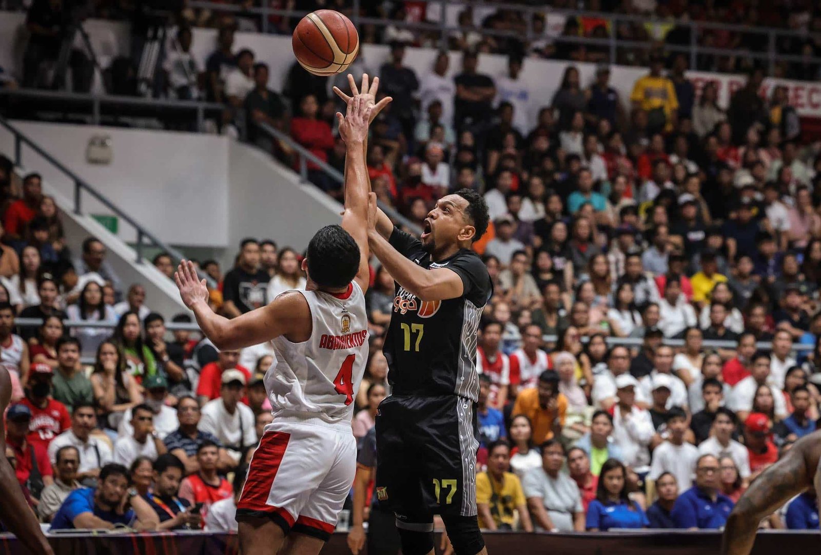 Jayson Castro vs RJ Abarrientos TNT Ginebra PBA Finals Game 1