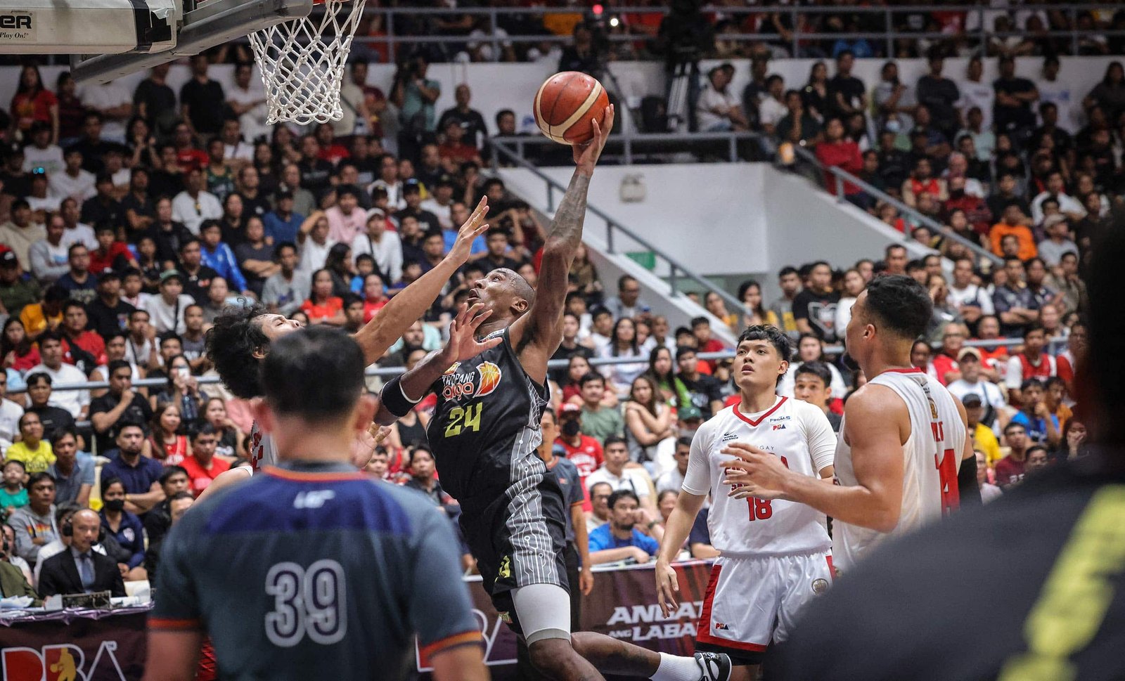 Rondae Hollis-Jefferson TNT beats Ginebra Game 1 PBA Finals