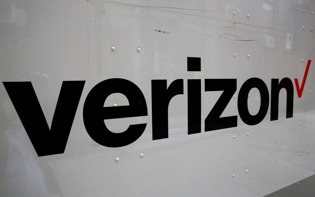 Verizon says issue has been resolved after thousands reported outage Monday morning