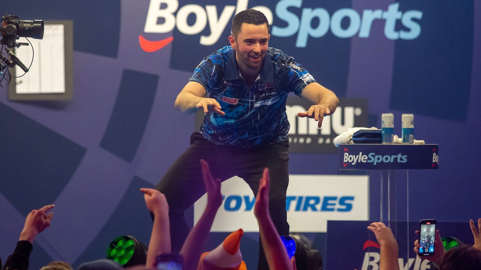 World Grand Prix: Luke Humphries produces five-star display to set up a final against Mike De Decker | Darts News