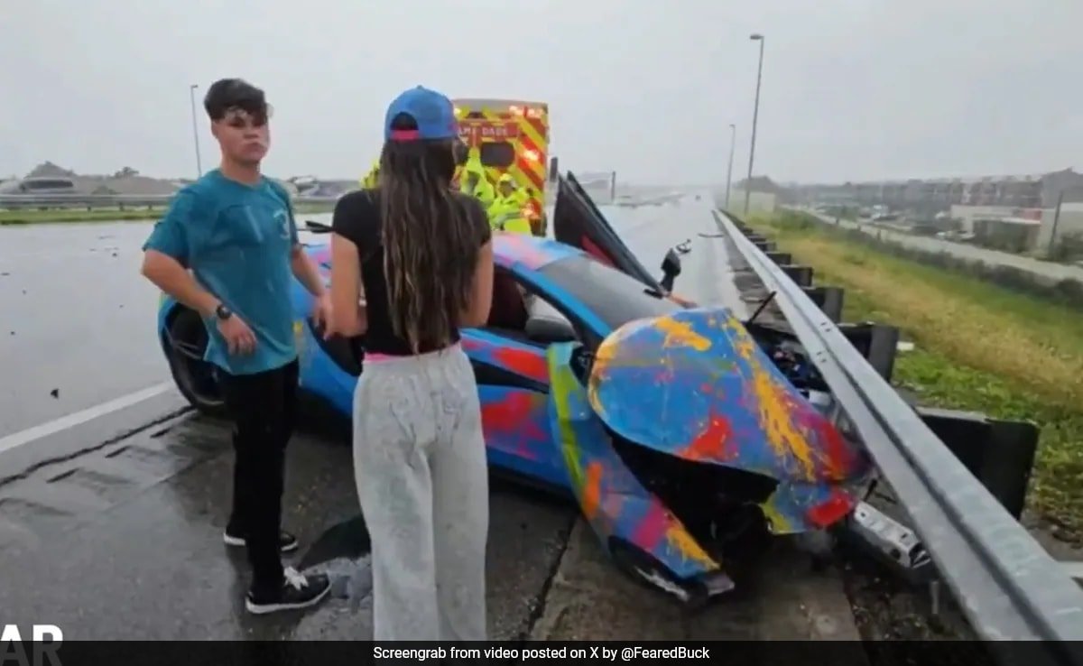 YouTuber Jack Doherty Crashes His $200,000 MacLaren While Driving On Livestream