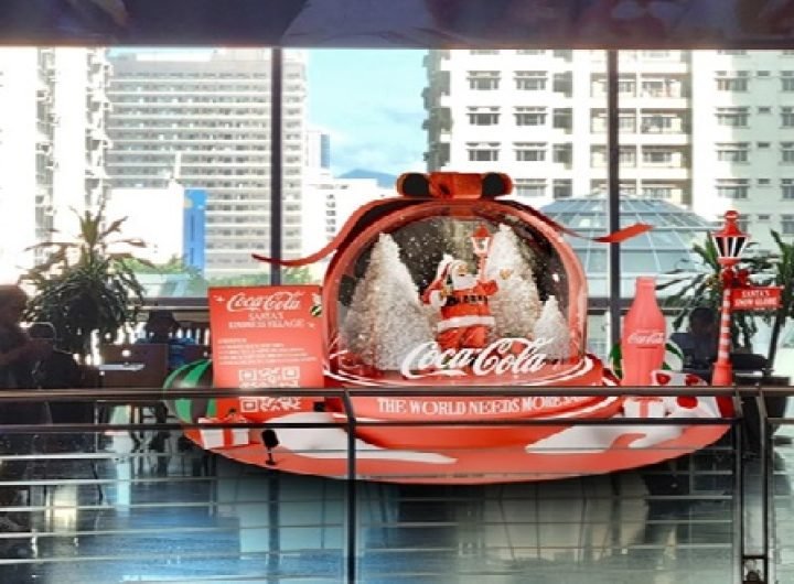 Coca-Cola's Santa Snow Globe_1