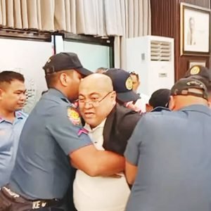 Collin Rosell gipusasan, gi-abog sa Cebu City Hall