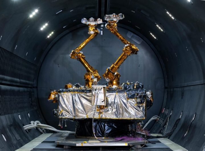 Robotic Servicing of Geosynchronous Satellites (RSGS) Payload Cryogenic Thermal Vacuum Chamber