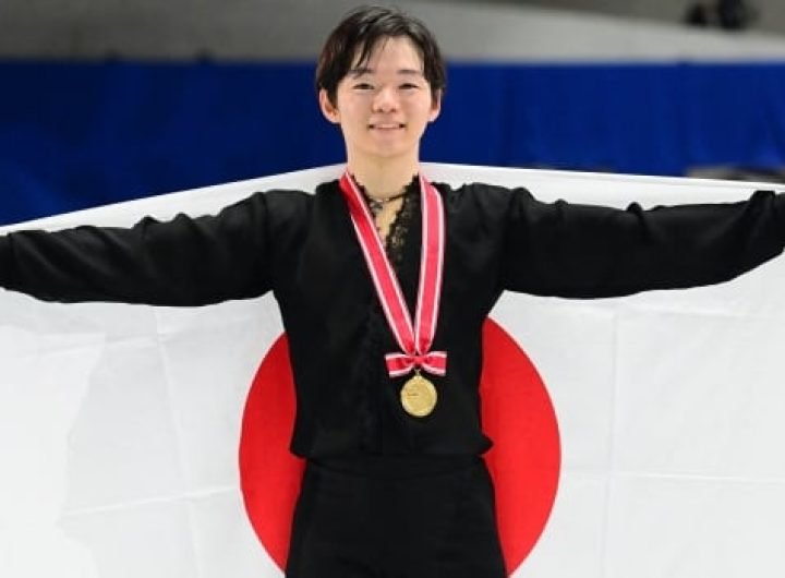 Kagiyama recovers from early fall to defend title at NHK Trophy with strong free skate