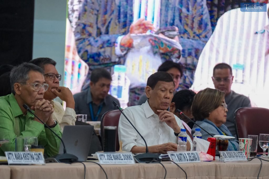 LOOK: Former President Rodrigo Duterte attended today’s session of the Congress' Quad Committee as it resumed hearings on the extrajudicial k*ll*ngs (