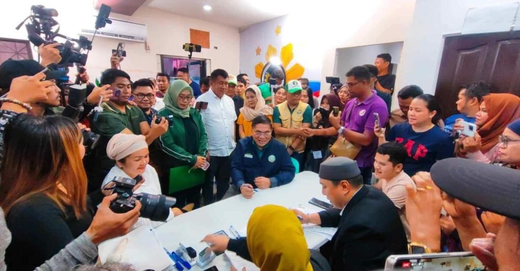 Maguindanao del Norte Governor Abdulraof Macacua seeks to represent one of the four districts allotted to the province in the BARMM parliament.