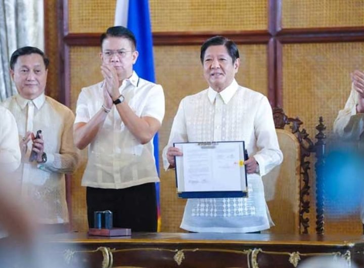 Marcos signs landmark maritime laws