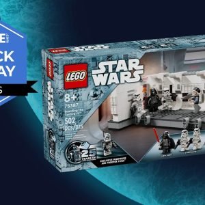 Save over 20% on this Lego Star Wars: Boarding the Tantive IV set