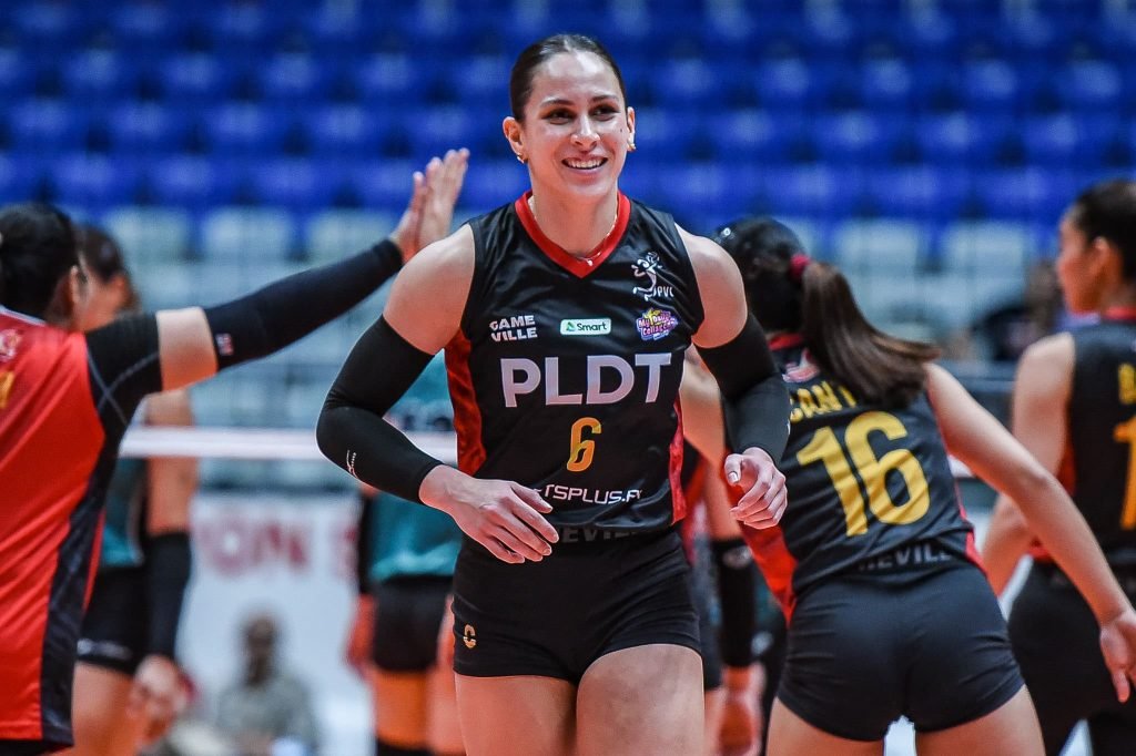 Savi Davidson leads PLDT High Speed Hitters to another win in the PVL All-Filipino Conference.