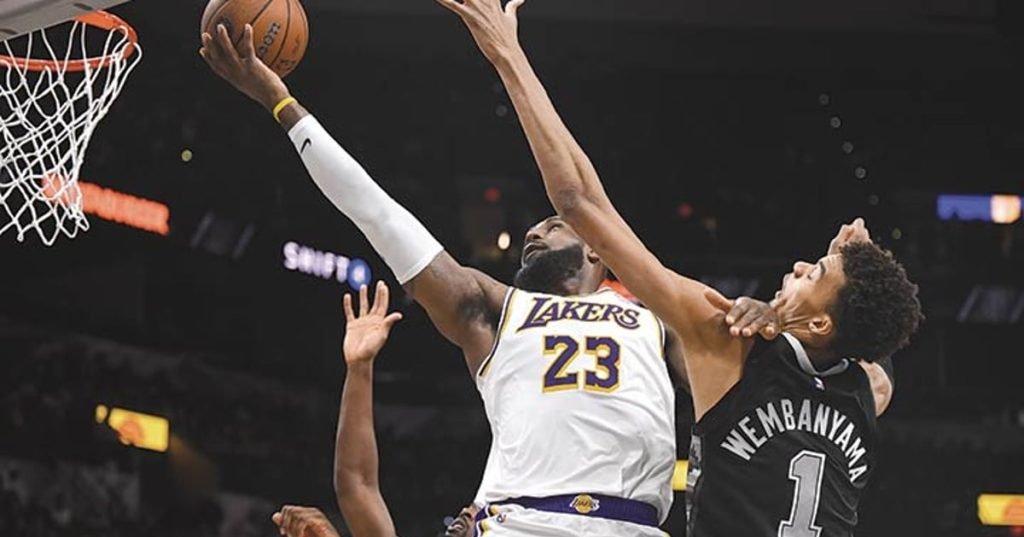 Spurs gipakaging sa Lakers