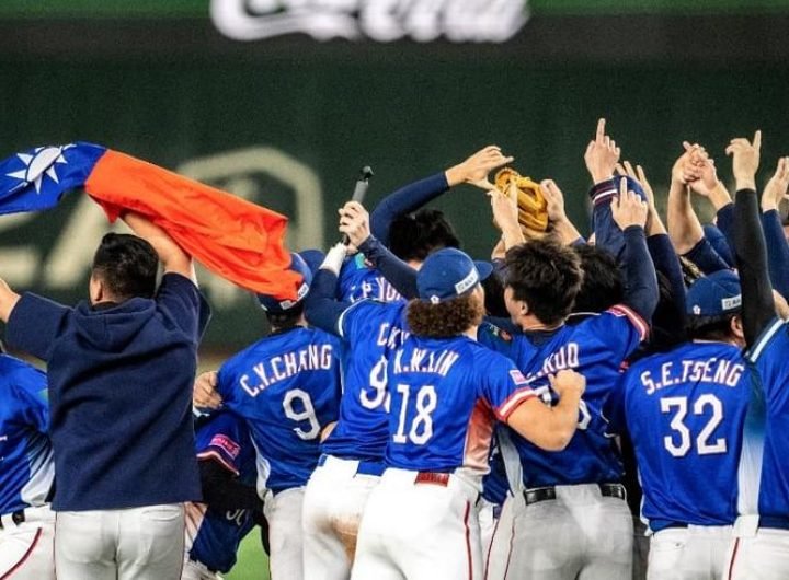 Taiwan deployed four F-16 fighter jets to escort its men’s baseball team back to Taipei on Monday, a day after they won an international tournament in