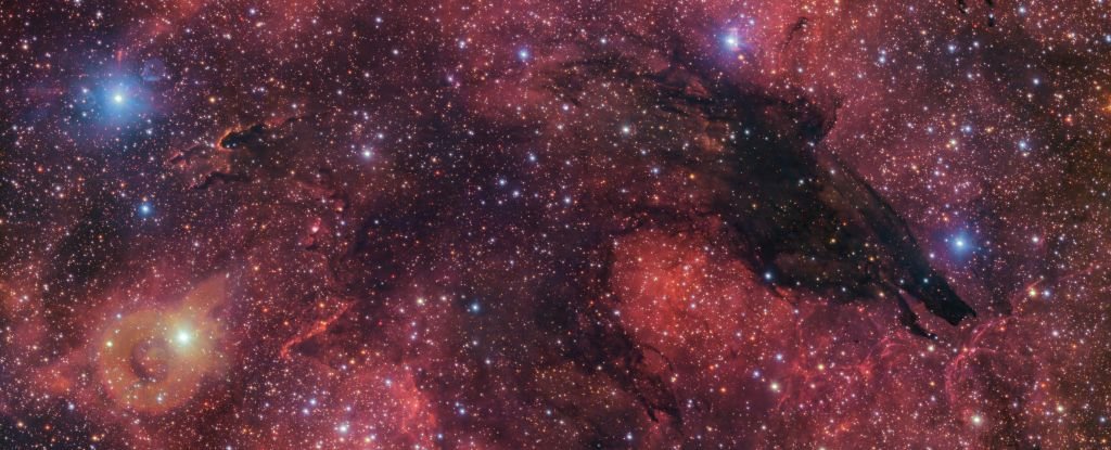 This Eerie Nebula Looks Like a Dark Wolf Snarling in The Sky : ScienceAlert