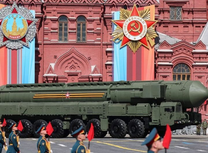 WW3 fears explode as Russia rolls out intercontinental nuclear missile | World | News