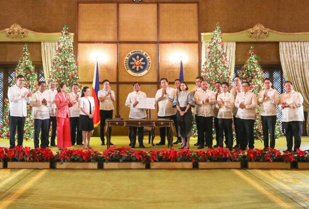 2025 national budget signed; Marcos vetoes P194 billion in non-priority