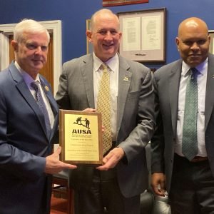 Rep. Steve Womack receives AUSA Legislator of the Year award.