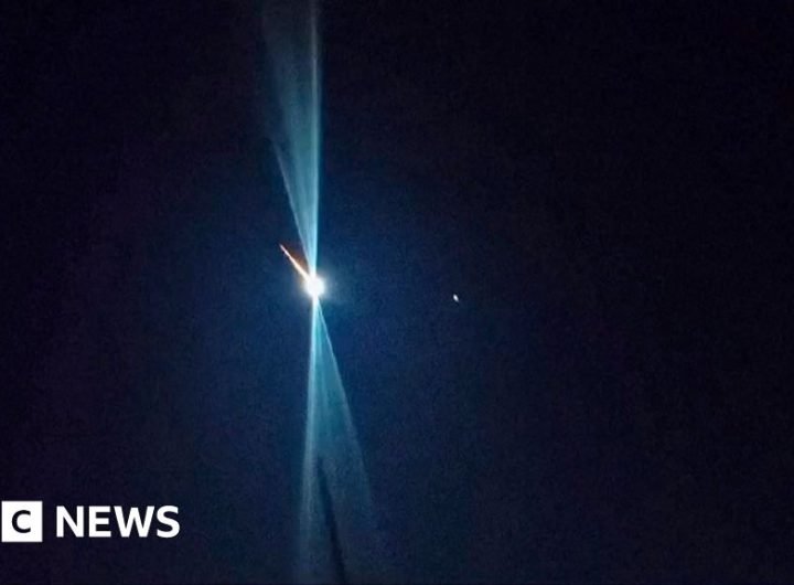 Asteroid lights up sky over Russia's far east