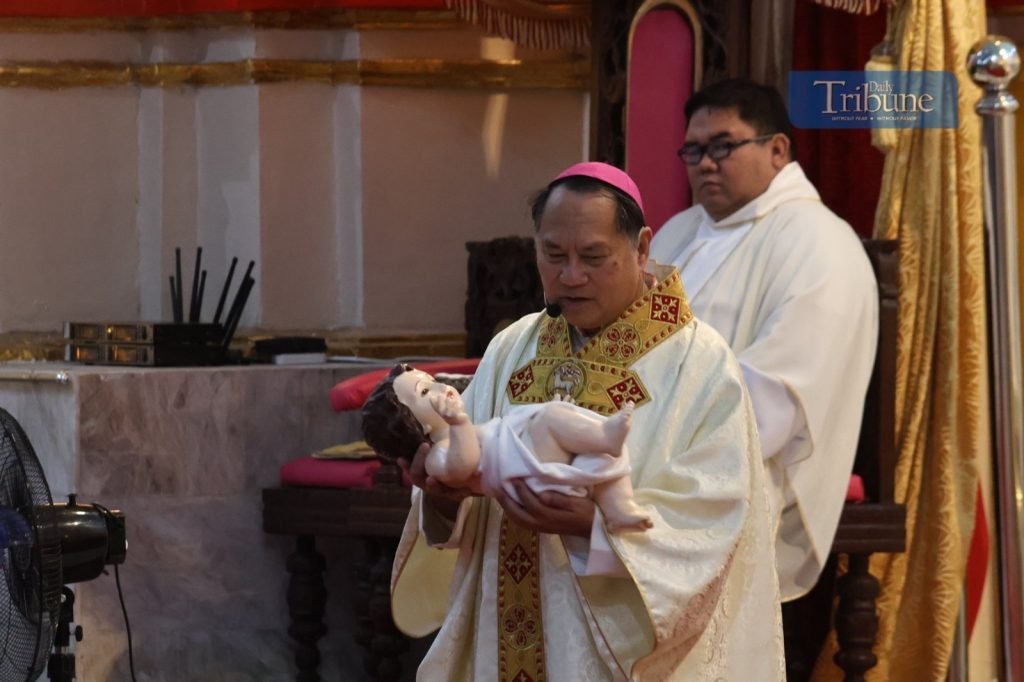 Bishop Mayugba leads Christmas vigil mass, urges forgiveness and peace