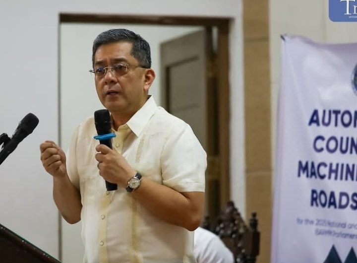 Comission on Elections Chief George Garcia announced on Thursday that he will inhibit himself from a possible en banc deliberation on Marikina Mayor M