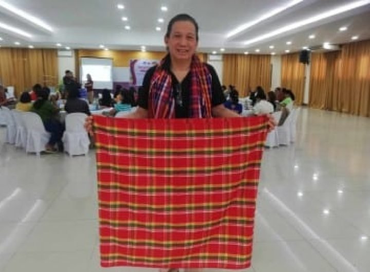 UNIQUE PJ Arañador, Department of Trade and Industry consultant, shows a handwoven patadyong (wraparound garment) at the close of the Fiesta Haraya: Patadyong Design Trends Conference in San Jose de Buenavista, Antique on Friday (Nov. 29, 2024). Arañador said the handwoven fabric gives Antiqueños a sense of identity. (PNA photo by Annabel Consuelo J. Petinglay)