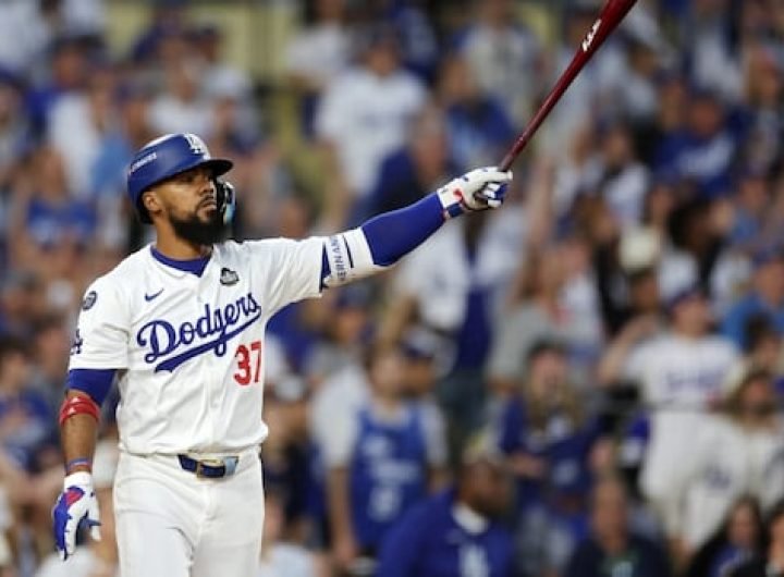 Dodgers bring back all-star outfielder Teoscar Hernandez on 3-year, $66M US contract: reports