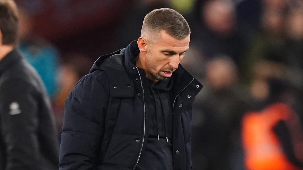 Gary O'Neil defends his position as Wolves manager despite loss to West Ham as he also hits out at VAR | Football News