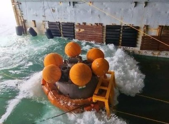 India practices pulling its Gaganyaan astronaut capsule out of the sea (photos)