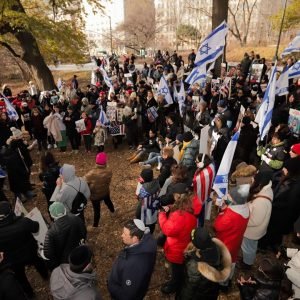 Israeli hostages' families hold Central Park rally, call on Biden, Trump to bring loved ones home