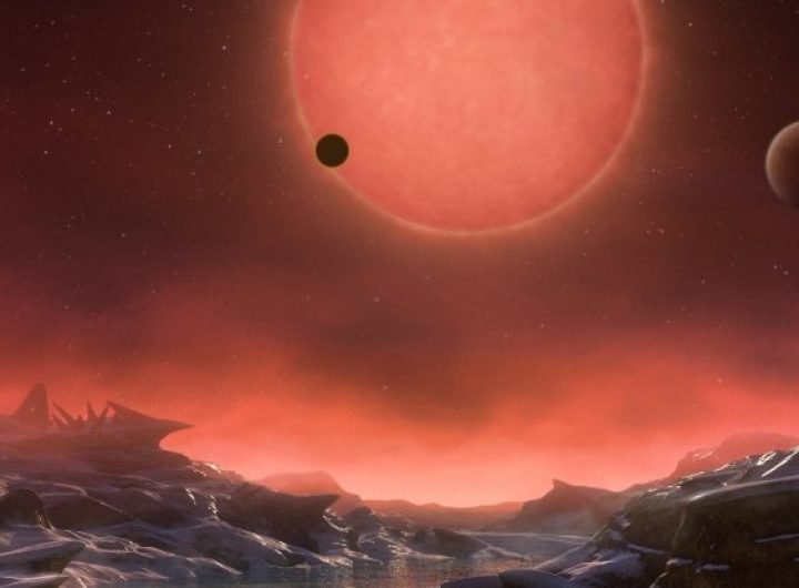 JWST Study Suggests 'Barren' TRAPPIST-1 World Might Have an Atmosphere After All : ScienceAlert