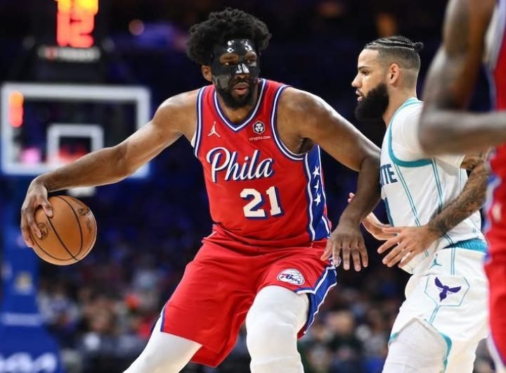 Joel Embiid delivers timely baskets in the fourth quarter as the 76ers win for the sixth time in eight games, a major turnaround from their poor 3-14