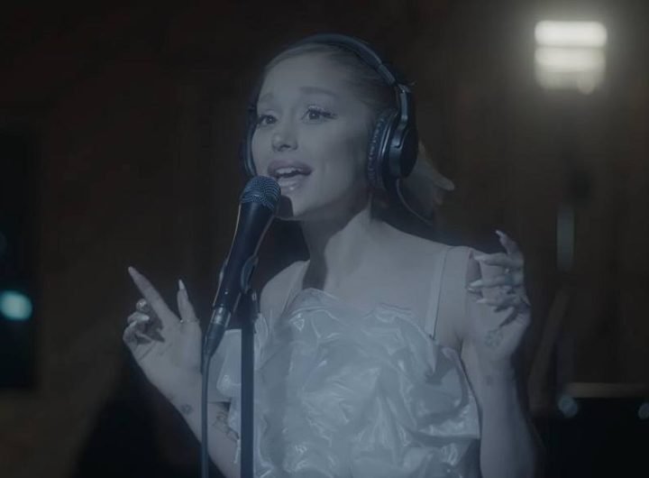 LOOK: Ariana Grande unveils live Performance of ‘Santa Tell Me’ to Celebrate the Song’s 10th Anniversary.