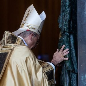 LOOK: Cardinal Baldassare Reina, Vicar General of the Diocese of Rome, opens the Holy Door of the Major Basilica of St. John Lateran in the Vatican on