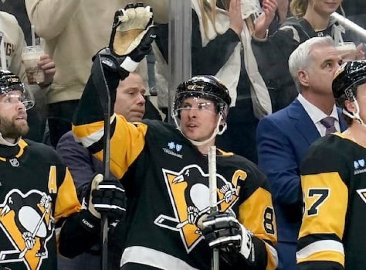 Penguins captain Sidney Crosby breaks Mario Lemieux's franchise assists record