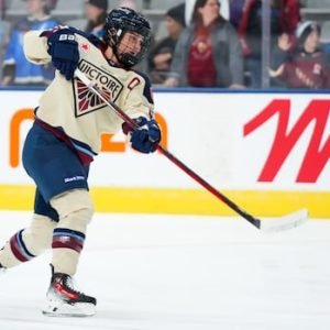 Poulin scores game winner as Montreal Victoire hold off Minnesota Frost