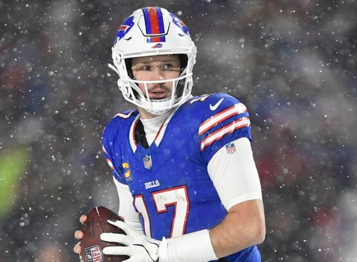 San Francisco 49ers 10-35 Buffalo Bills: Josh Allen the star as Bills cruise to fifth straight AFC East title | NFL News