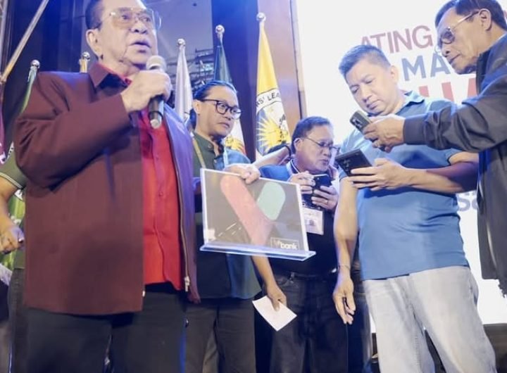 Senatorial candidate Luis “Manong Chavit” Singson emphasized the importance of integrity in leadership during the 202nd-anniversary celebration of Div