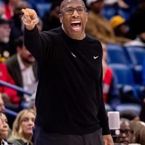 The Sacramento Kings fire former NBA Coach of the Year Mike Brown, the man responsible for the team's resurgence back to contention after nearly two d