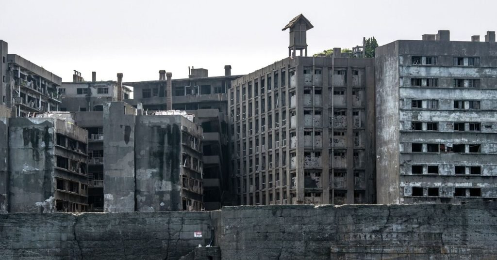 The eerie abandoned island and dark tourism hotspot that only a few can visit | World | News