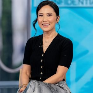 Today's Vicky Nguyen Has "Mom Brain" Wardrobe Malfunction While On Air